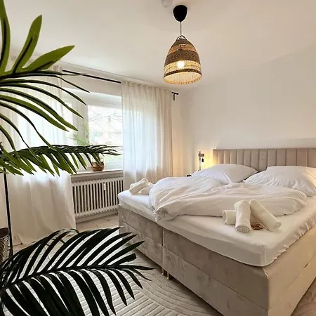 Cozy-livings/ Metro, Parking Slot, Balcony&kitchen